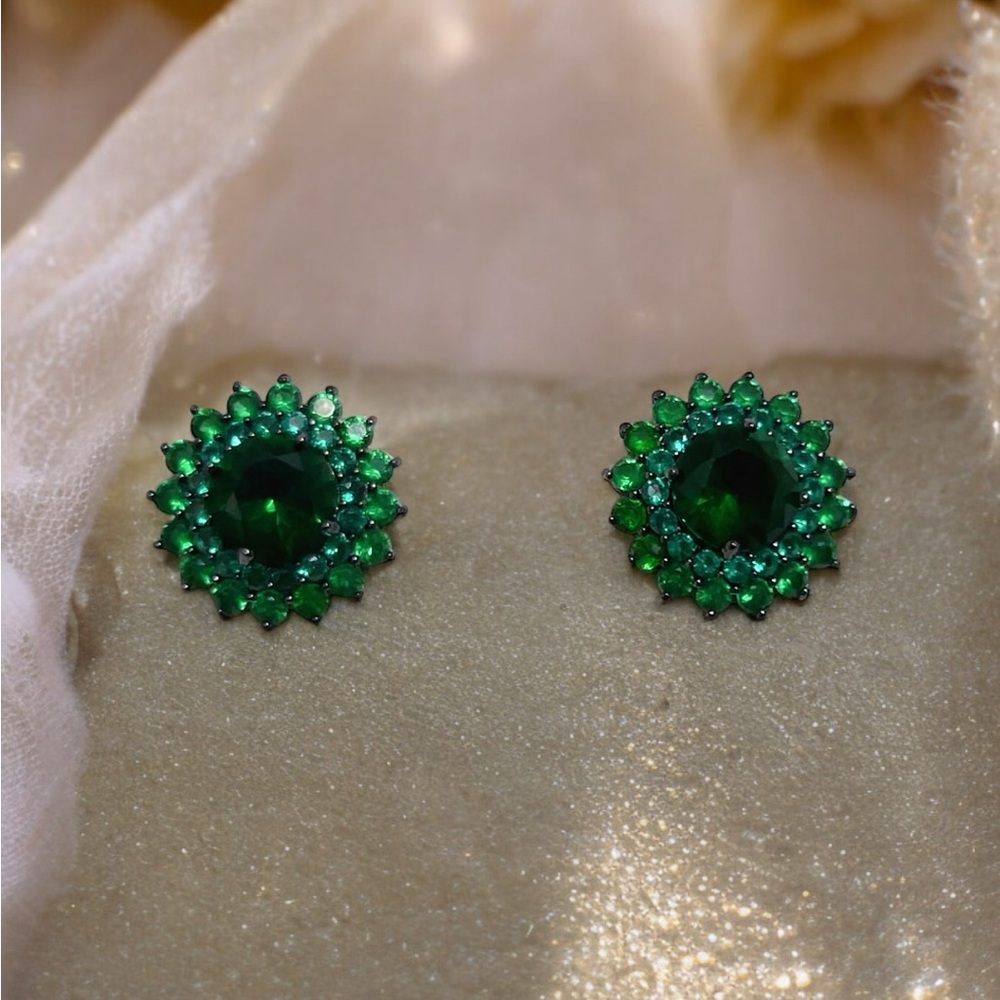 - Luxury earring, earring/ stimulated diamond earrings